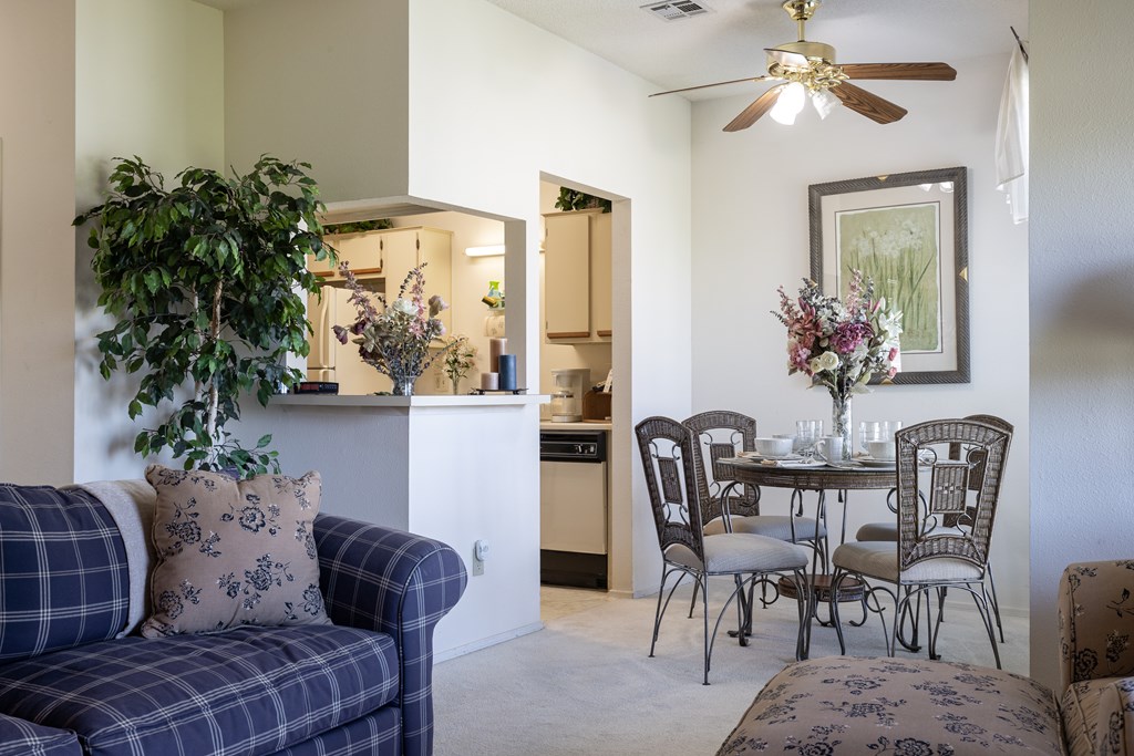 Hawthorne Two Bed Dining